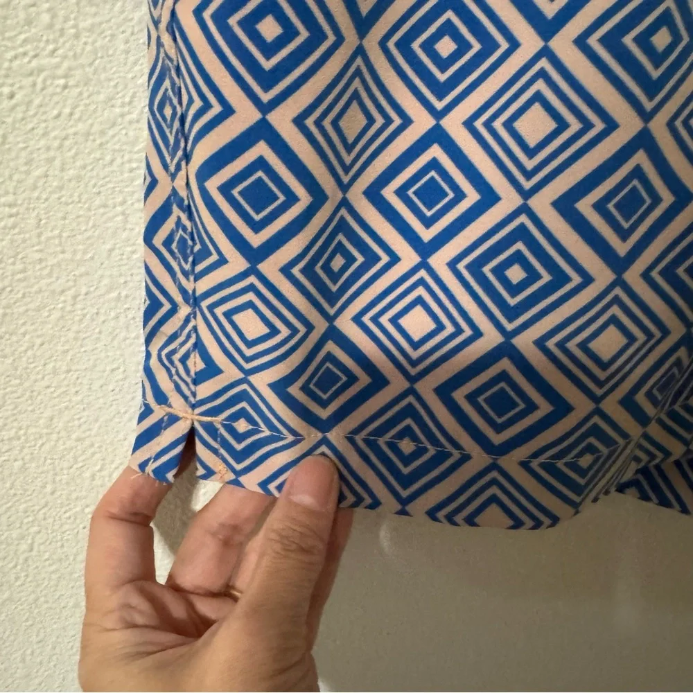 Chubbies Geometric Print 5.5” Swim Trunks Blue Pink Lined Beach-Medium
